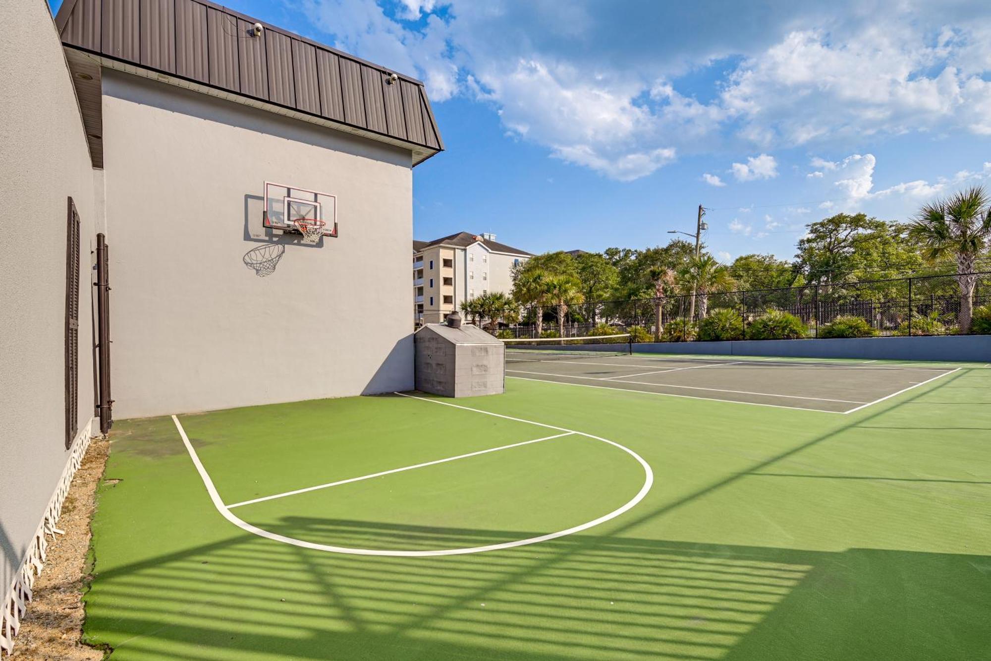 Updated Resort Condo, Walk To Myrtle Beach! Exterior photo