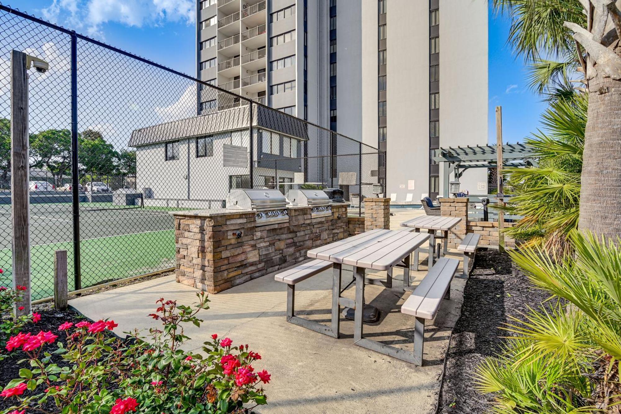 Updated Resort Condo, Walk To Myrtle Beach! Exterior photo